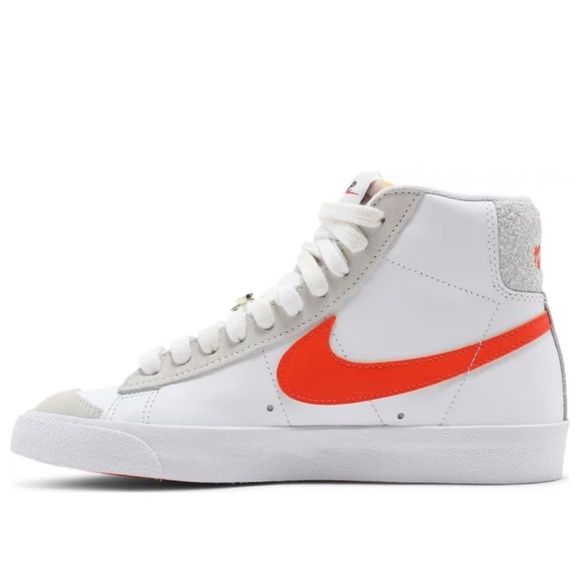 Nike Blazer Mid 77 SE - Picture 10 of 12
